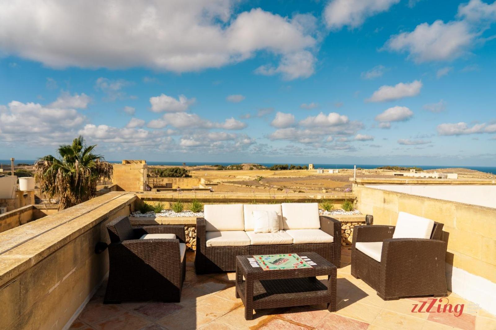 Pet Friendly Penthouse, Rooftop Jacuzzi With Views * Gharb (Gozo)